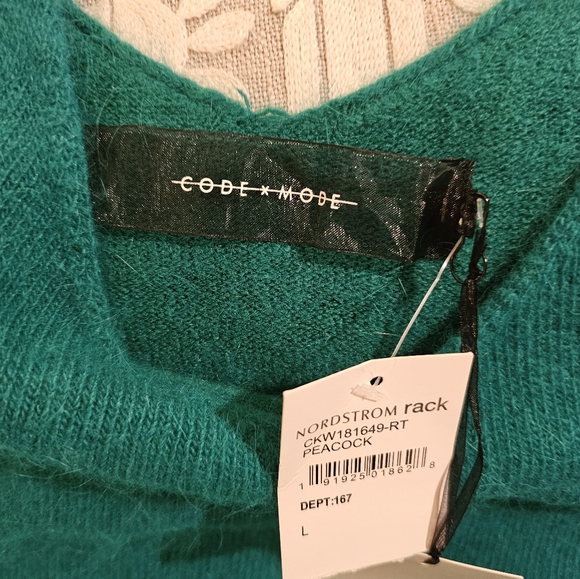 CODE X MODE NWT CROP TOP - Picture 2 of 2